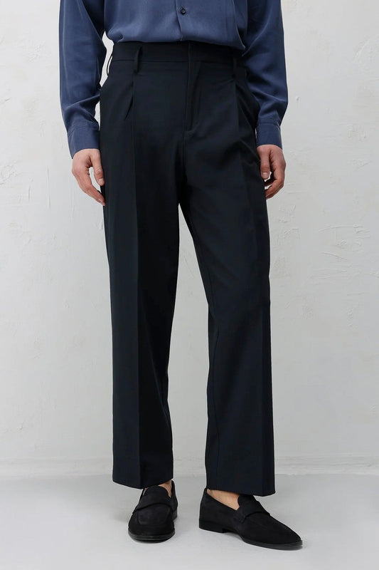 Relaxed-Fit Pleated Men's Pants