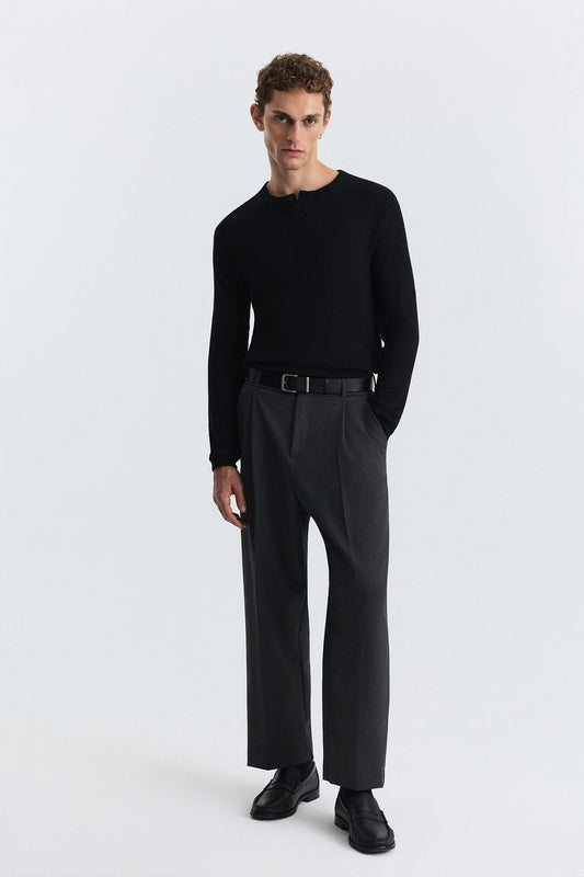 Relaxed Pleated Pants