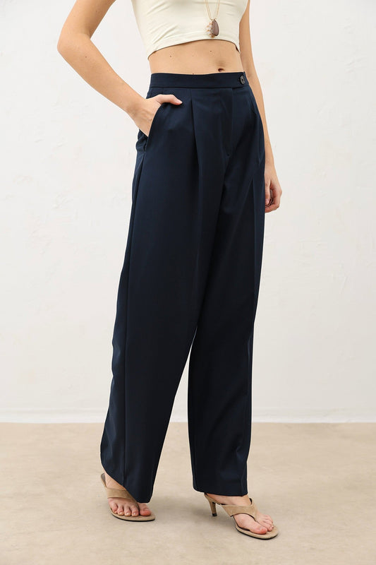 Antioch High-Waisted Pleated Women's Pants