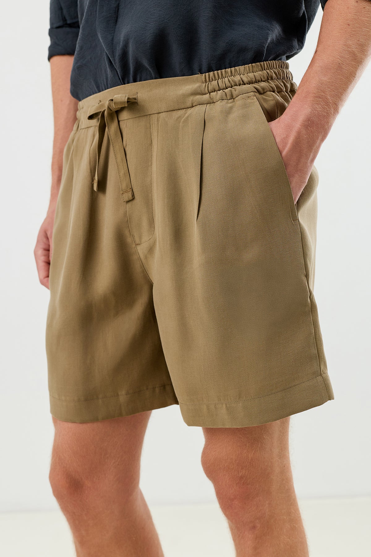 Pleated Shorts with Lyocell Blend