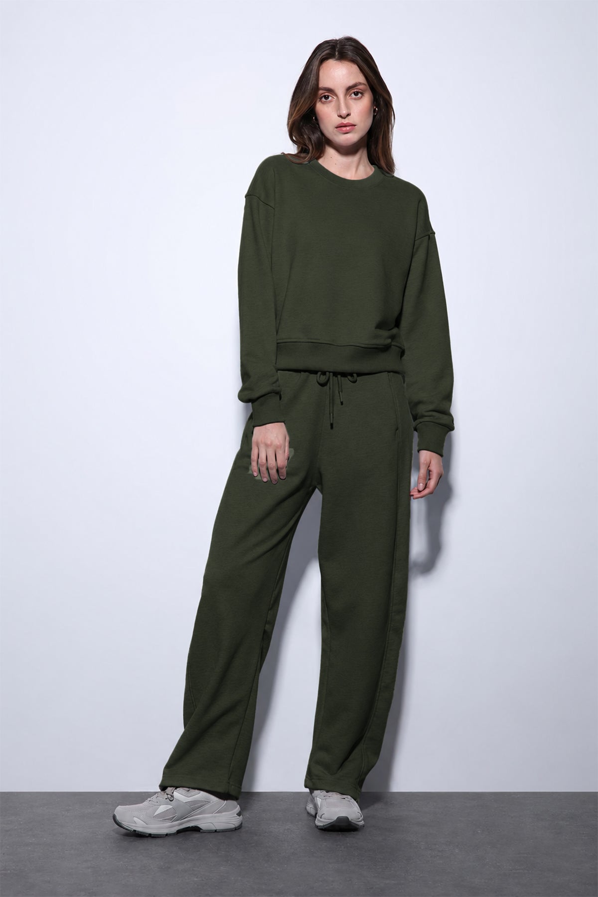 Basic Women's Sweatsuit Set