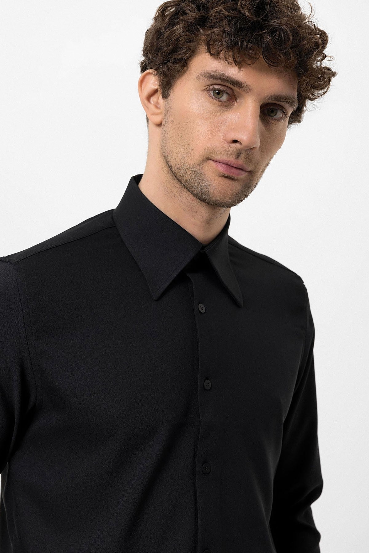 Antioch Slim-Fit Men's Long-Sleeve Shirt with a Wide Collar