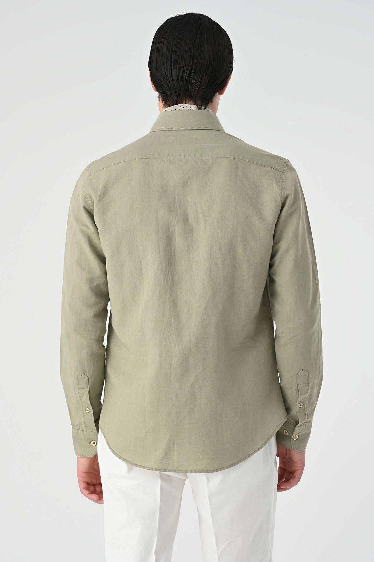 Men's 100% Linen Shirt with an Antioch Collar and Button Detail
