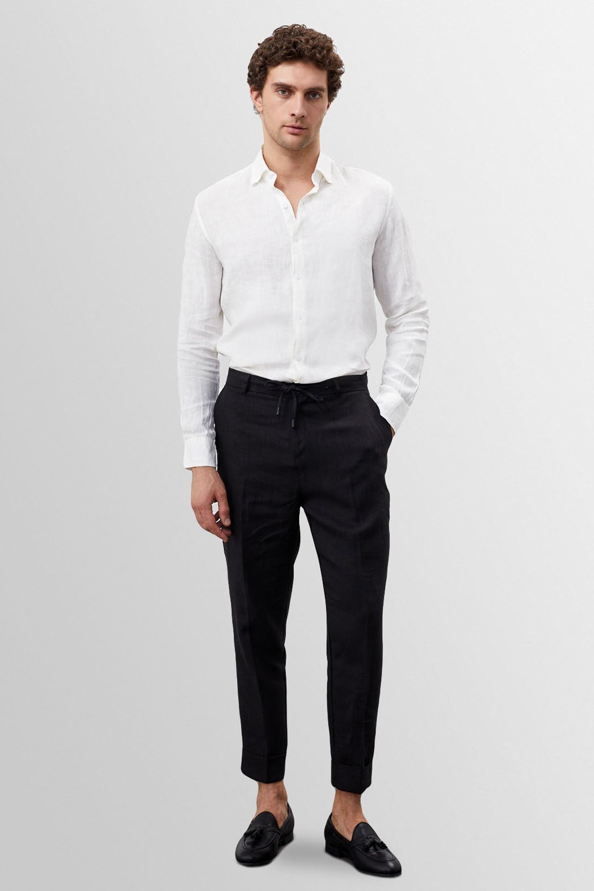 Men's 100% Linen Shirt with an Antioch Collar and Button Detail