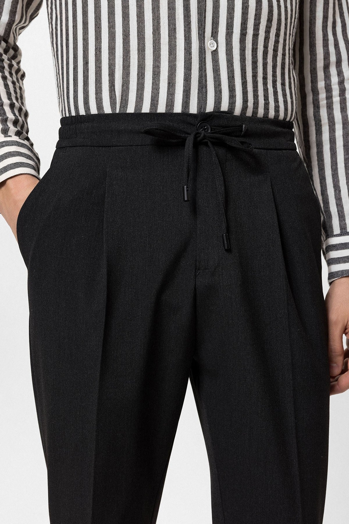 Antioch Elastic-Waist Pleated Men's Pants