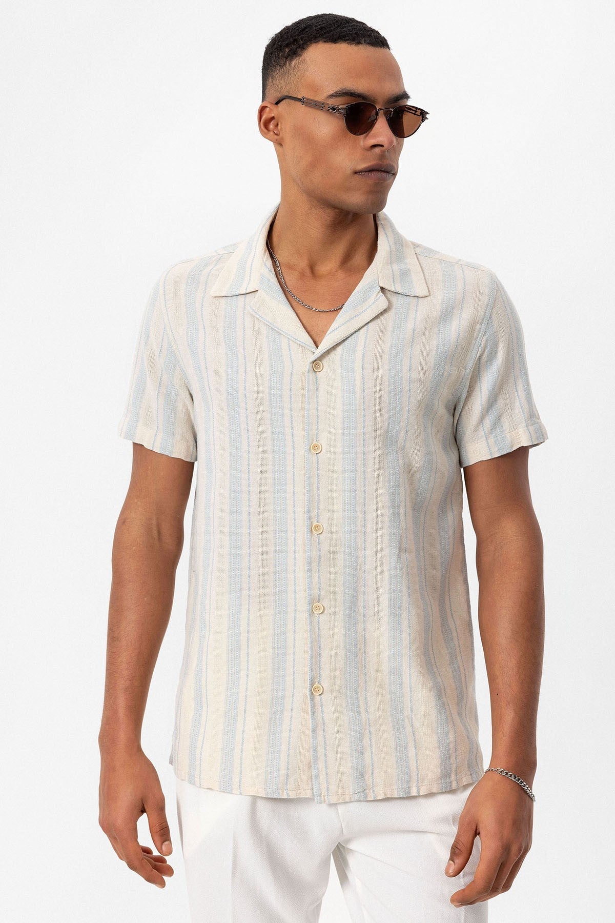 Antioch Short-Sleeved Striped Men's Shirt with a Polo Collar