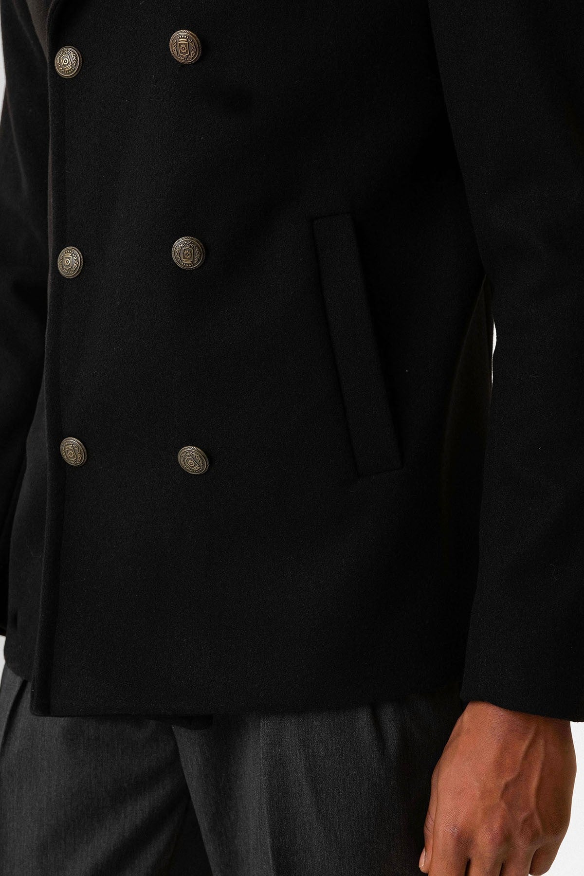 Antioch Men's Coat with Fur Collar and Double-Breasted Closure