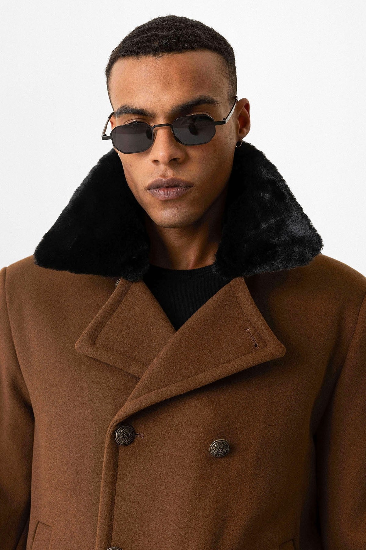 Antioch Men's Coat with Fur Collar and Double-Breasted Closure