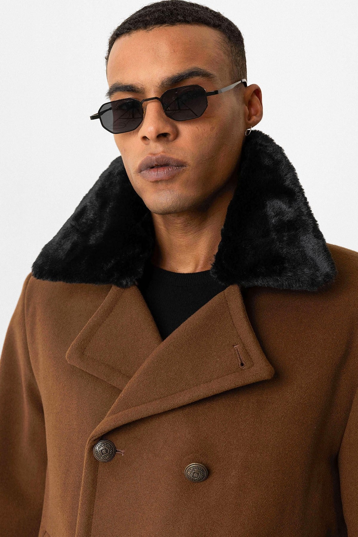 Antioch Men's Coat with Fur Collar and Double-Breasted Closure