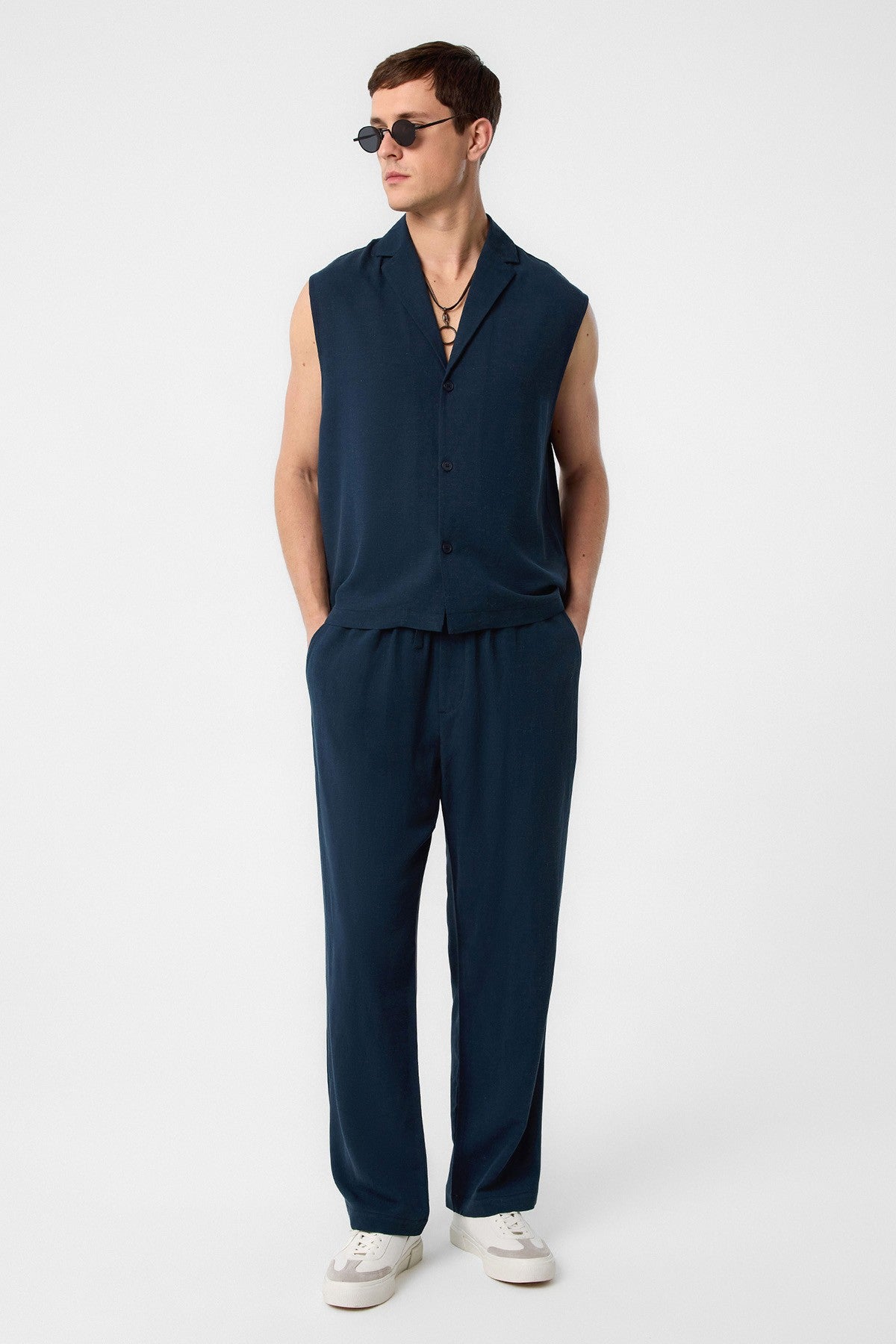 Antioch Linen-Blend Sleeveless Men's Shirt
