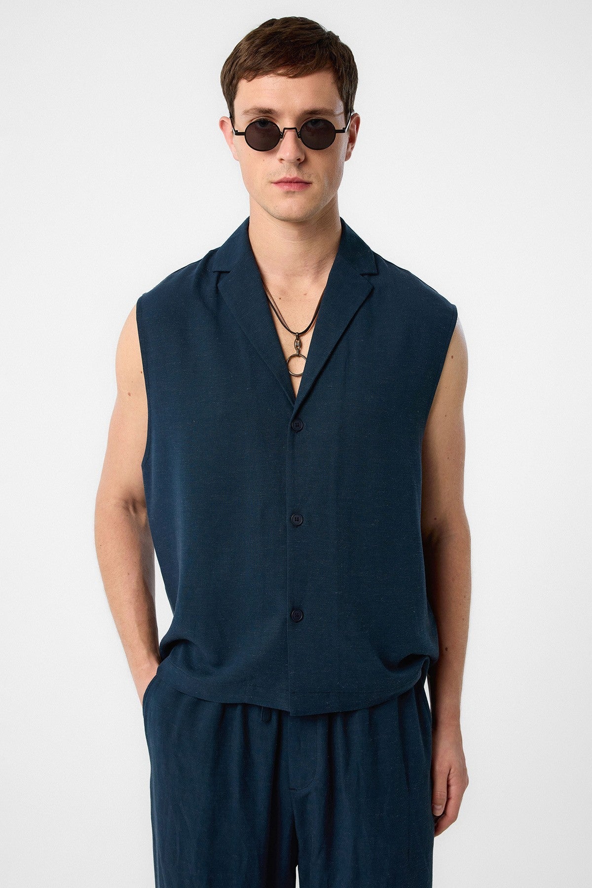 Antioch Linen-Blend Sleeveless Men's Shirt