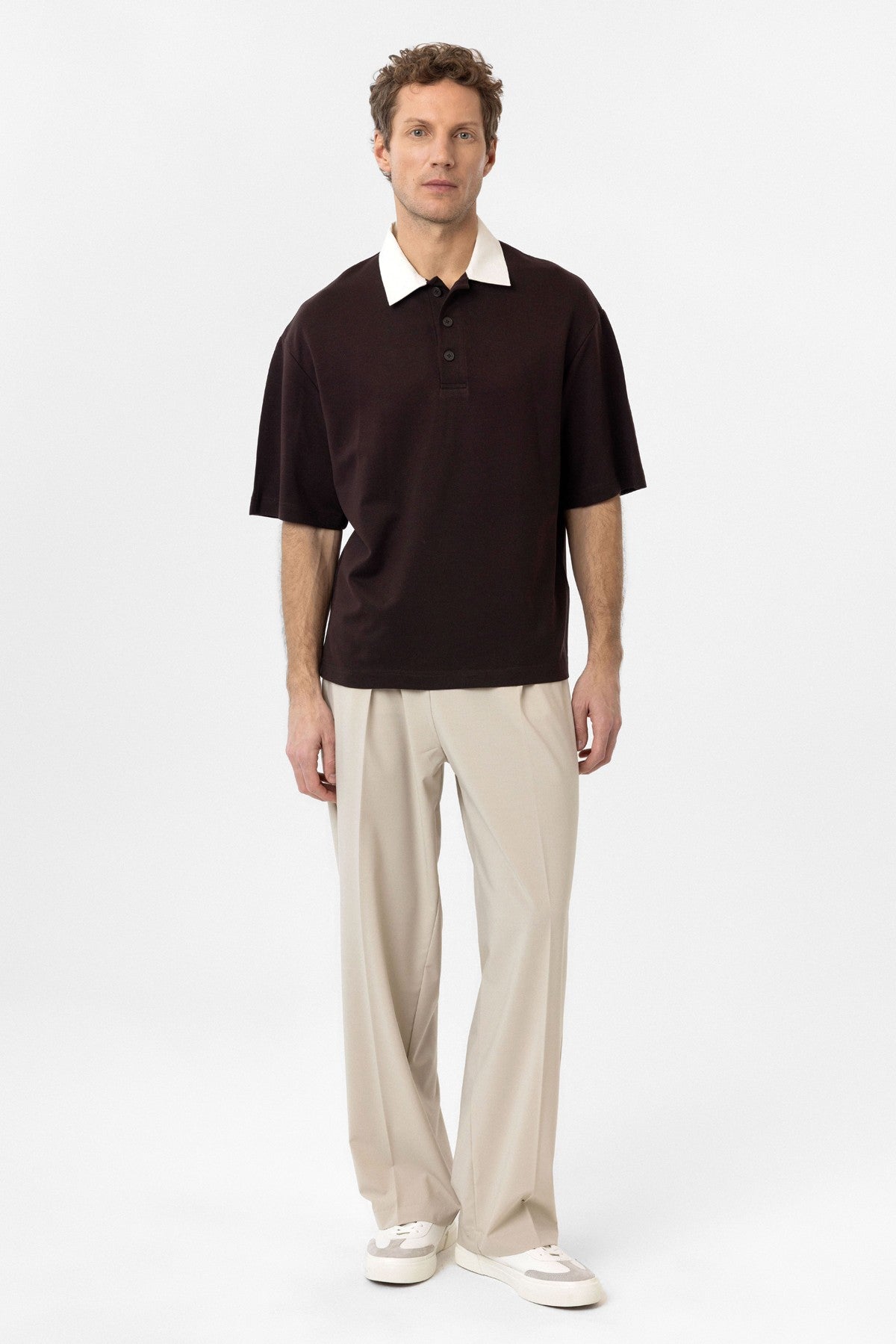 Men's T-Shirt with Contrast Collar and Interlock Weave