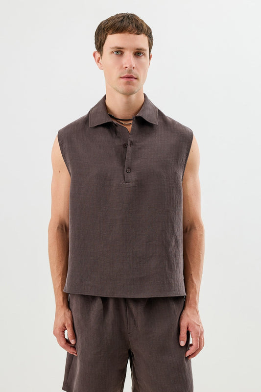 Men's Sleeveless Crop-Fit Shirt with Lyocell Blend