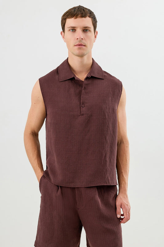 Men's Sleeveless Crop-Fit Shirt with Lyocell Blend