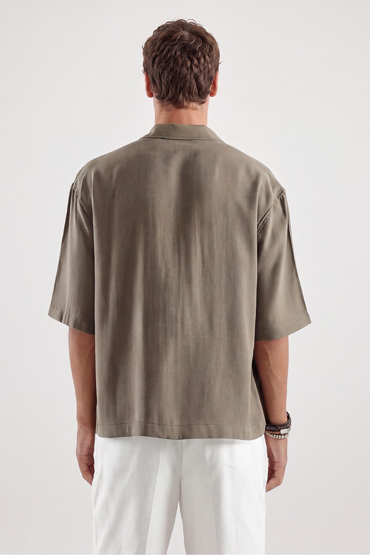 Relaxed-Fit Shirt with Detailed Closure