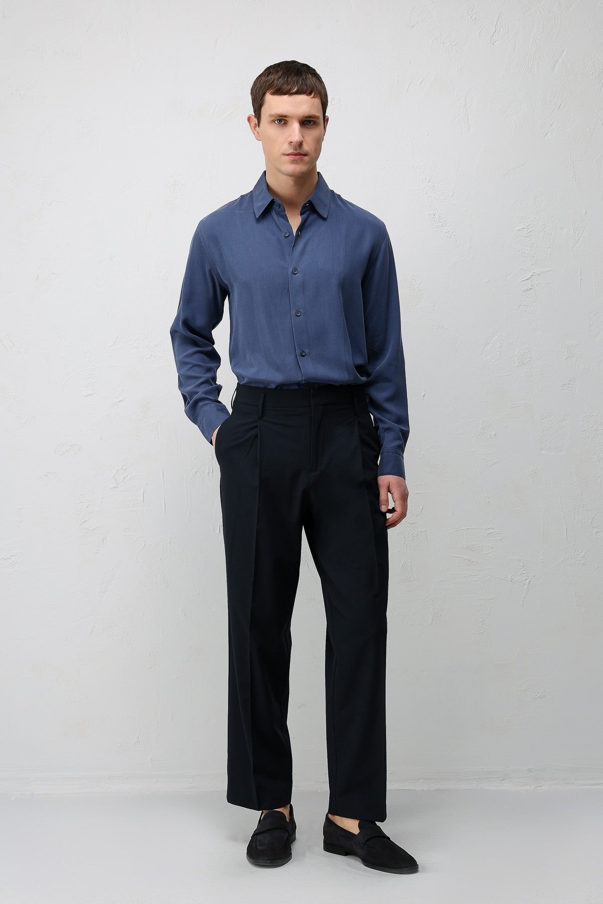 Antioch Relaxed-Fit Pleated Men's Pants