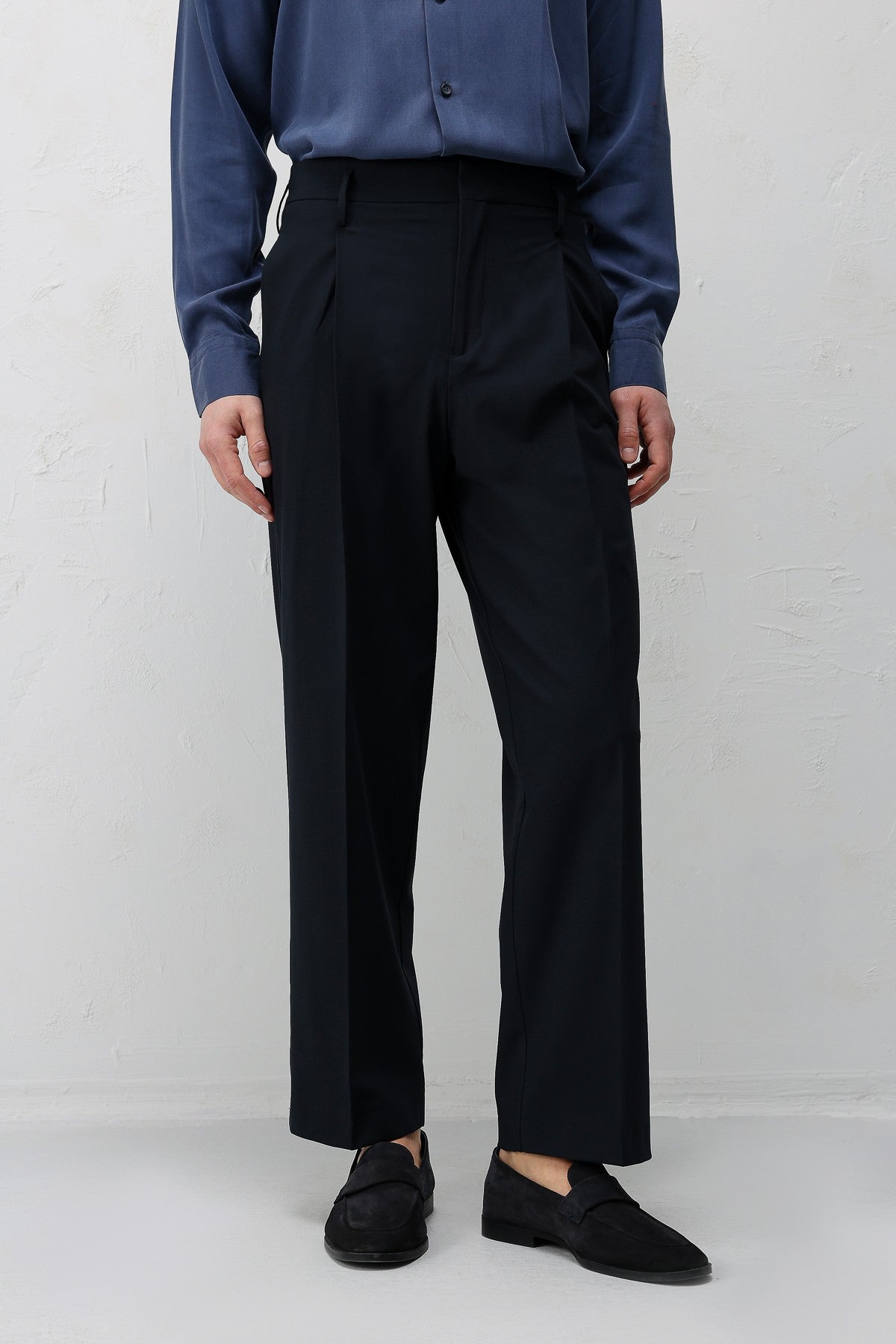 Antioch Relaxed-Fit Pleated Men's Pants