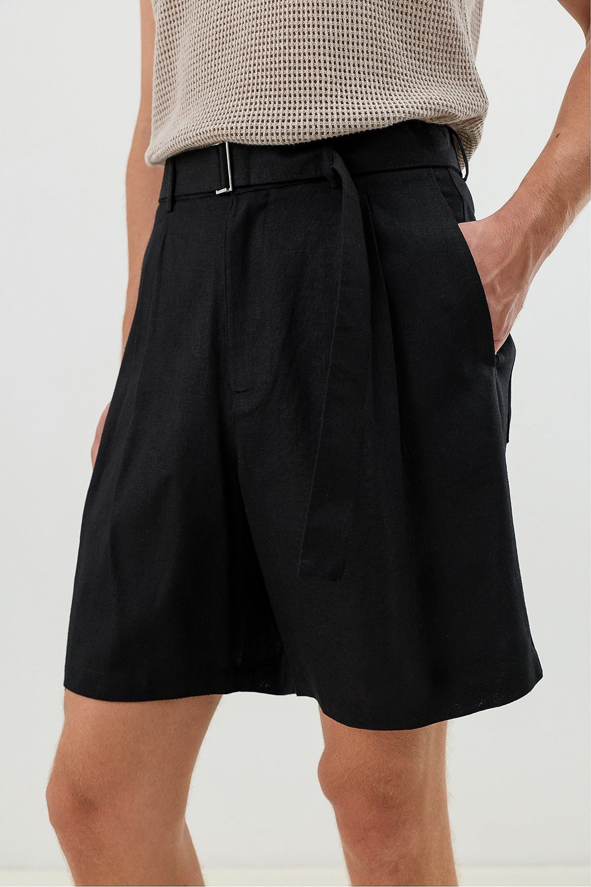 Linen-Blend Shorts with a Belt