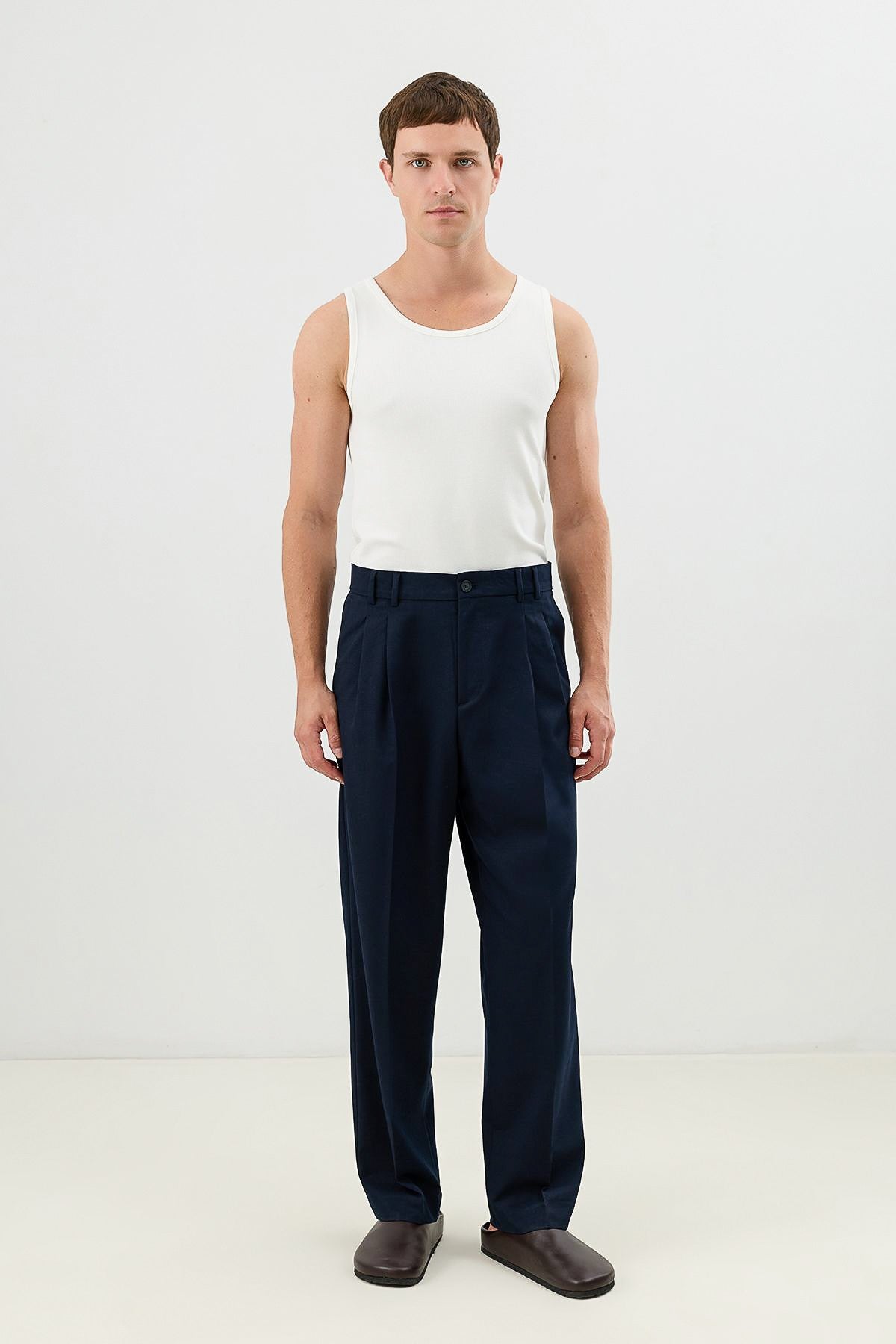Pleated Relaxed-Fit Men's Pants