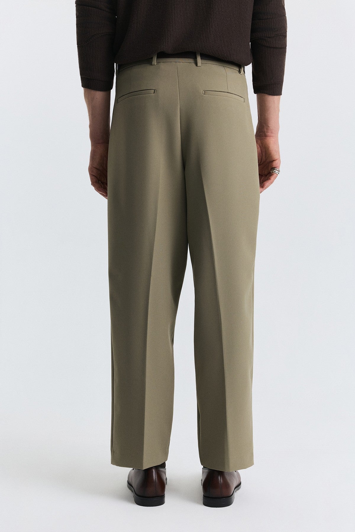 Relaxed Pleated Pants