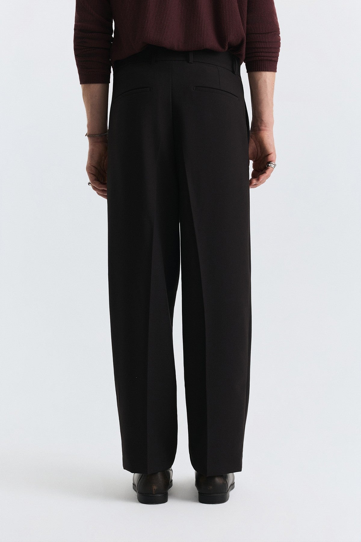Relaxed Pleated Pants