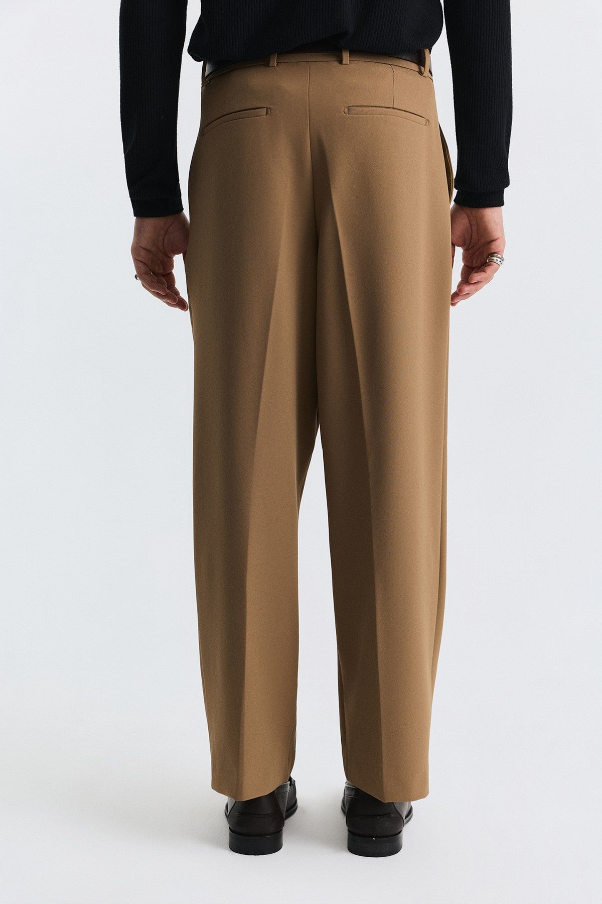 Relaxed Pleated Pants