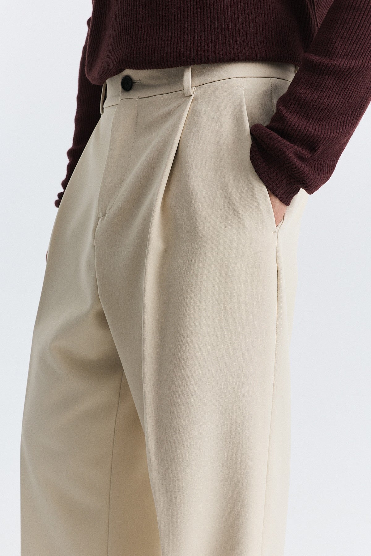 Relaxed Pleated Pants