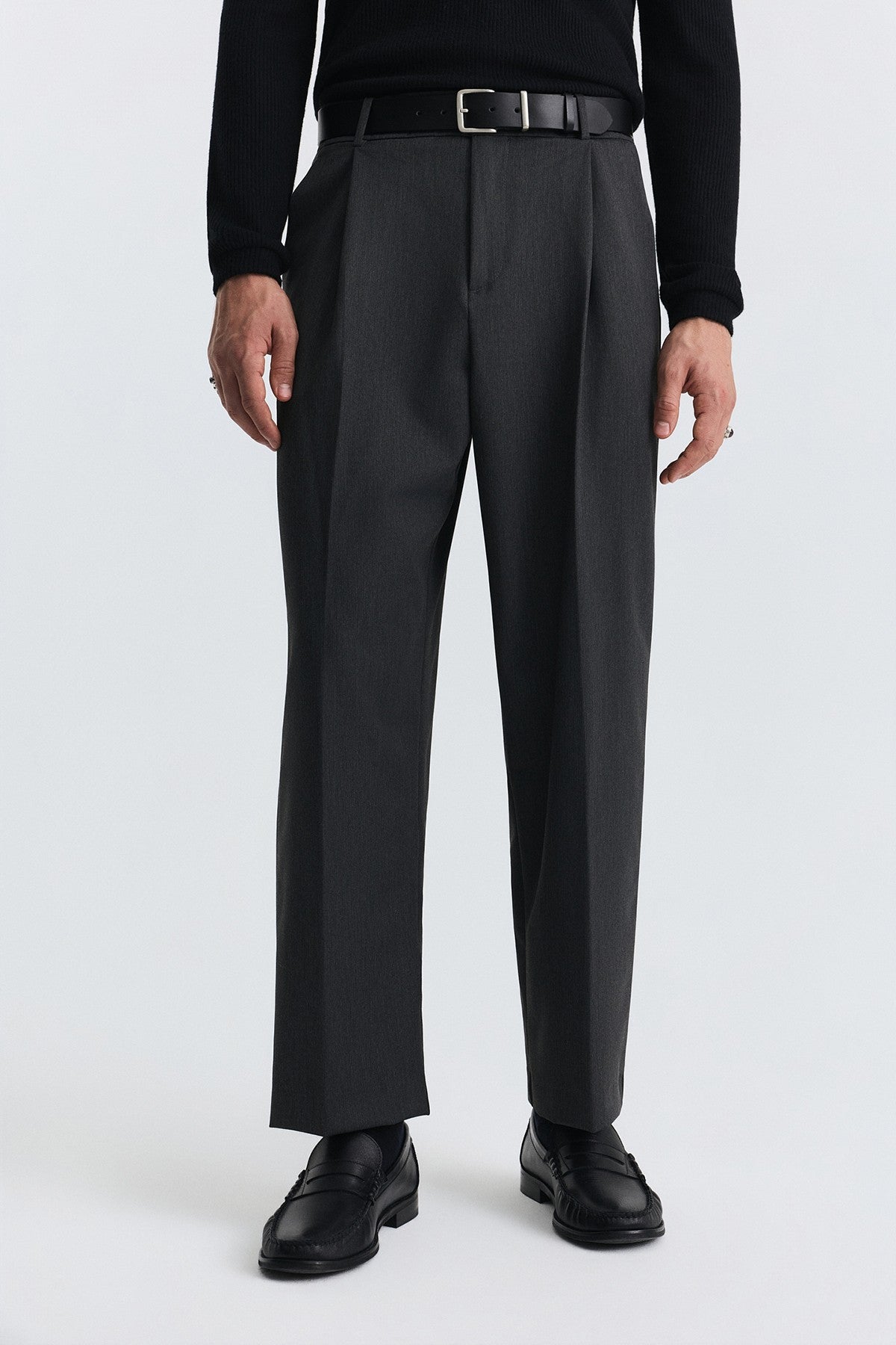 Relaxed Pleated Pants
