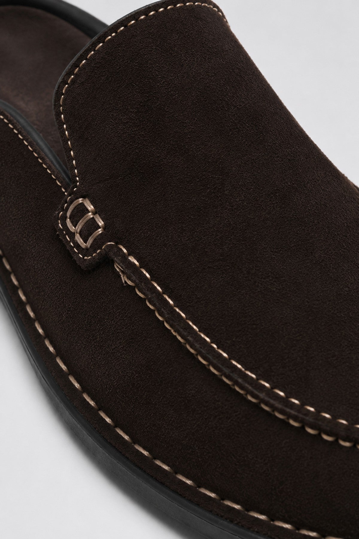Soft-Stitched Toe Sabot