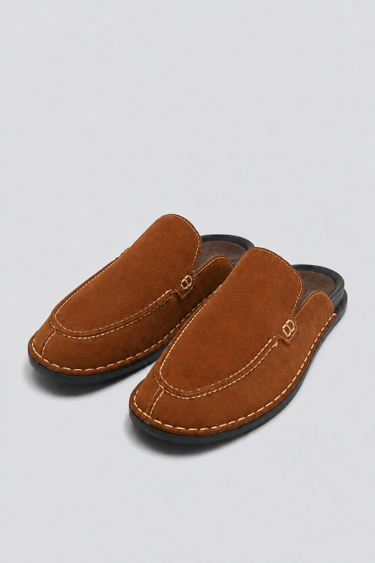Soft-Stitched Toe Sabot
