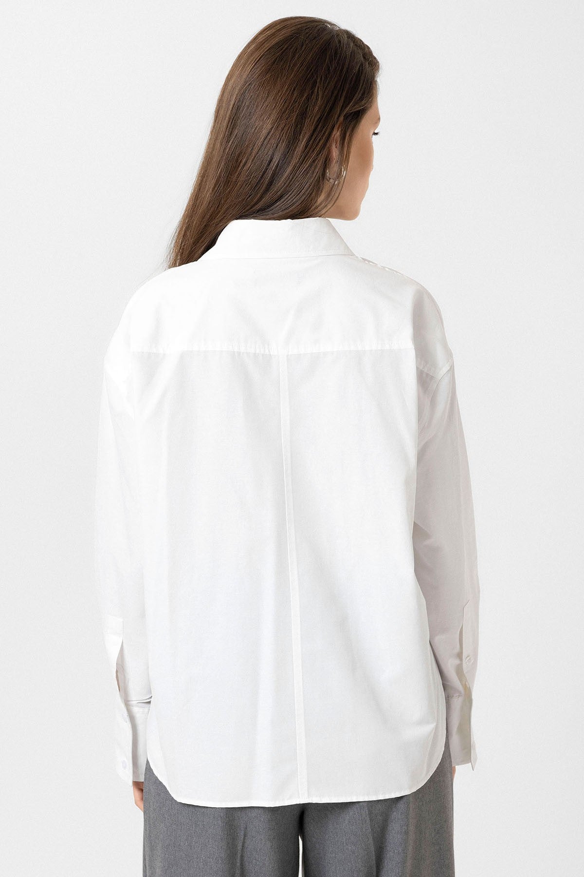 Antioch Women's Basic Poplin Shirt