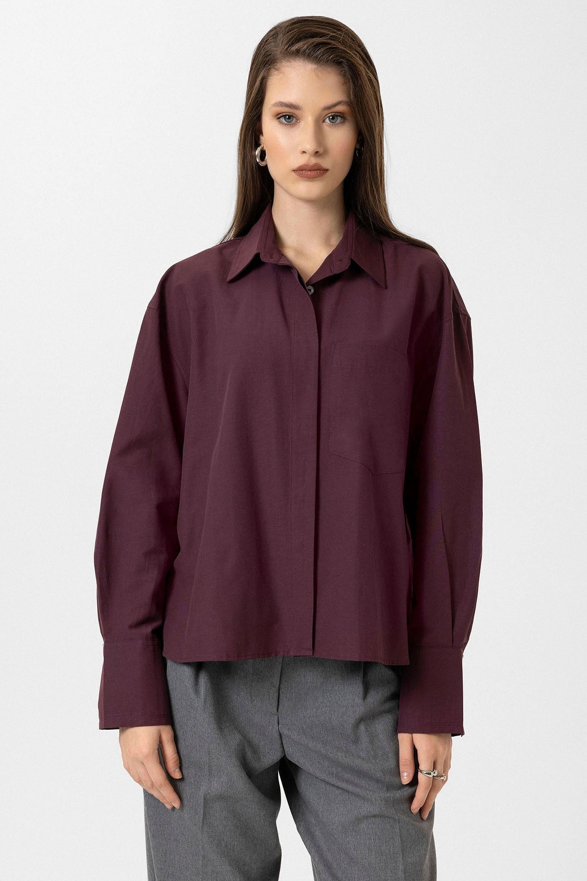 Antioch Women's Basic Poplin Shirt