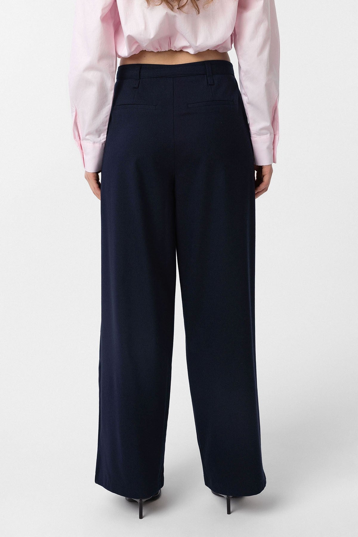 Antioch Women's Arched-Waist Pleated Pants