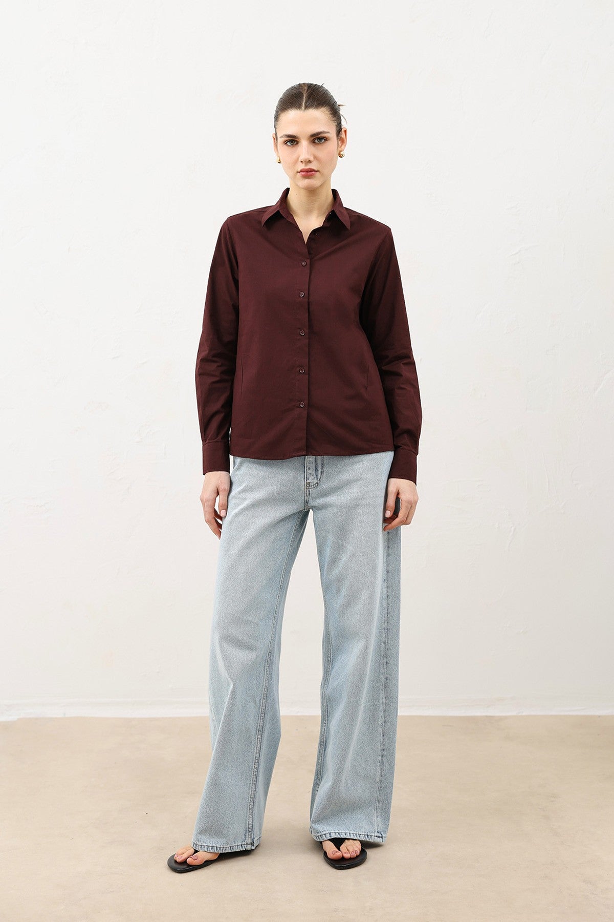 Antioch Basic Slim Fit Women's Shirt
