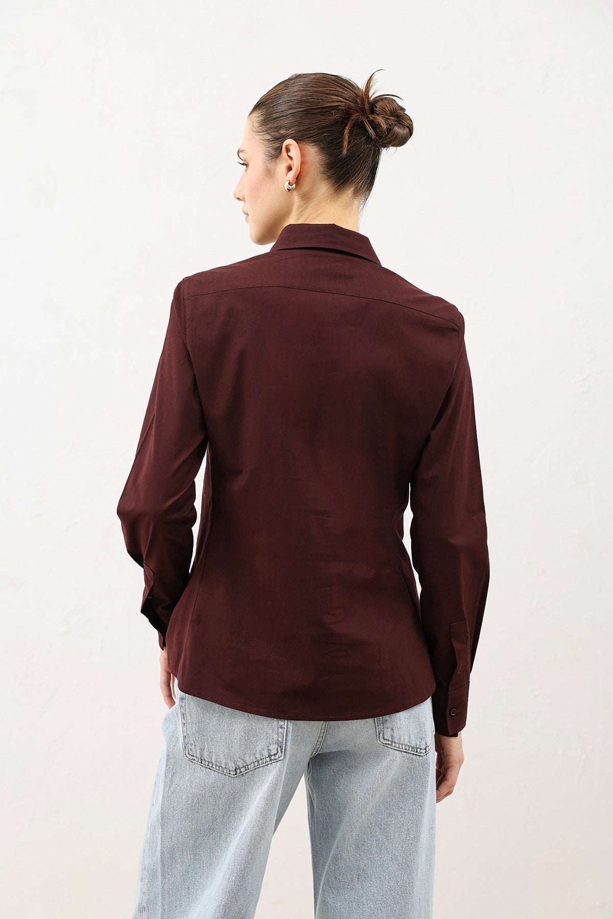 Antioch Basic Slim Fit Women's Shirt