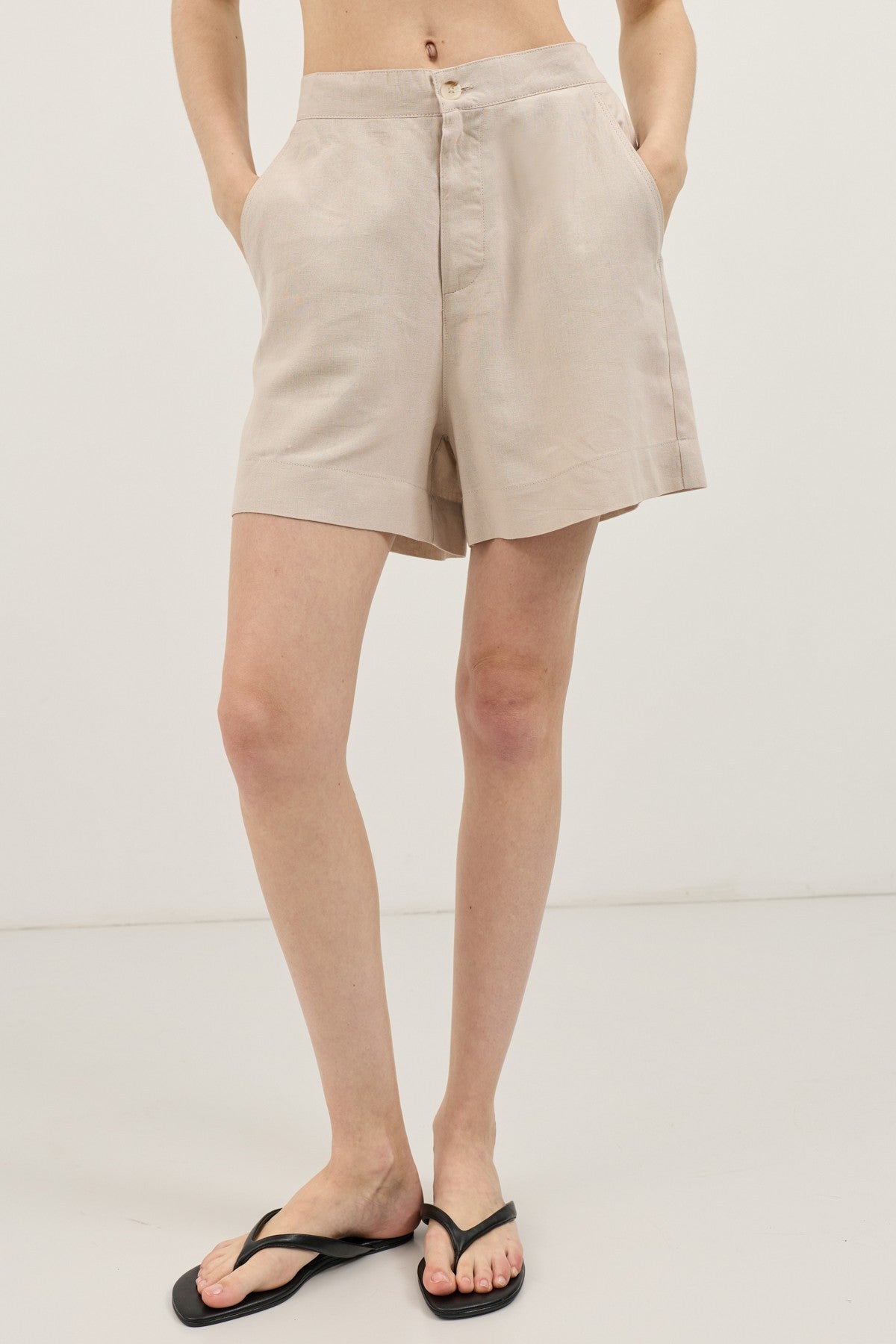 Antioch Women's Linen-Blend Shorts