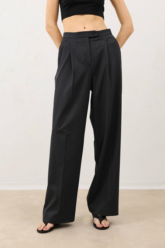 Antioch High-Waisted Pleated Women's Pants