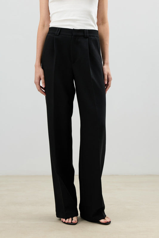 Antioch Relax Fit Pleated Women's Pants