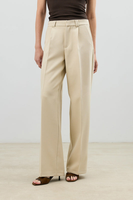 Antioch Relax Fit Pleated Women's Pants