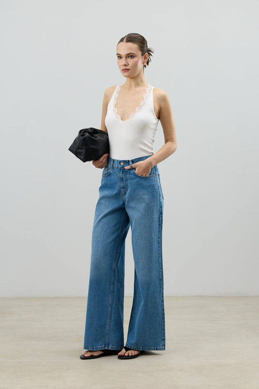 Antioch Women's Wide-Leg Jeans